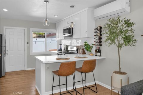 Photo of 2701 E 17th Street E, Long Beach, CA 90804 (MLS # PW25262662)