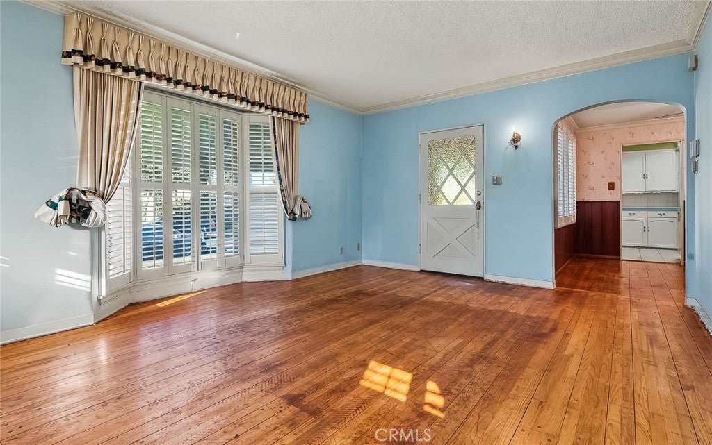 1438 W 94th Street
