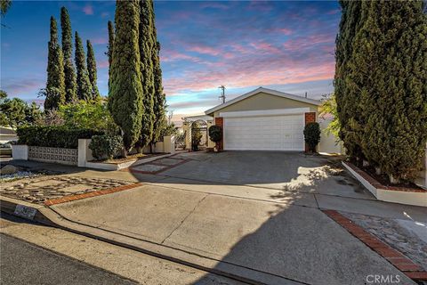 Photo of 24192 Birdrock Dr, Lake Forest, CA 92630 (MLS # OC26048167)