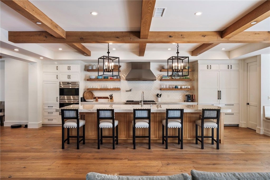 226 Poinsettia Avenue, Corona Del Mar, CA 92625 — MLS #NP26218587 — photo 16 of 75