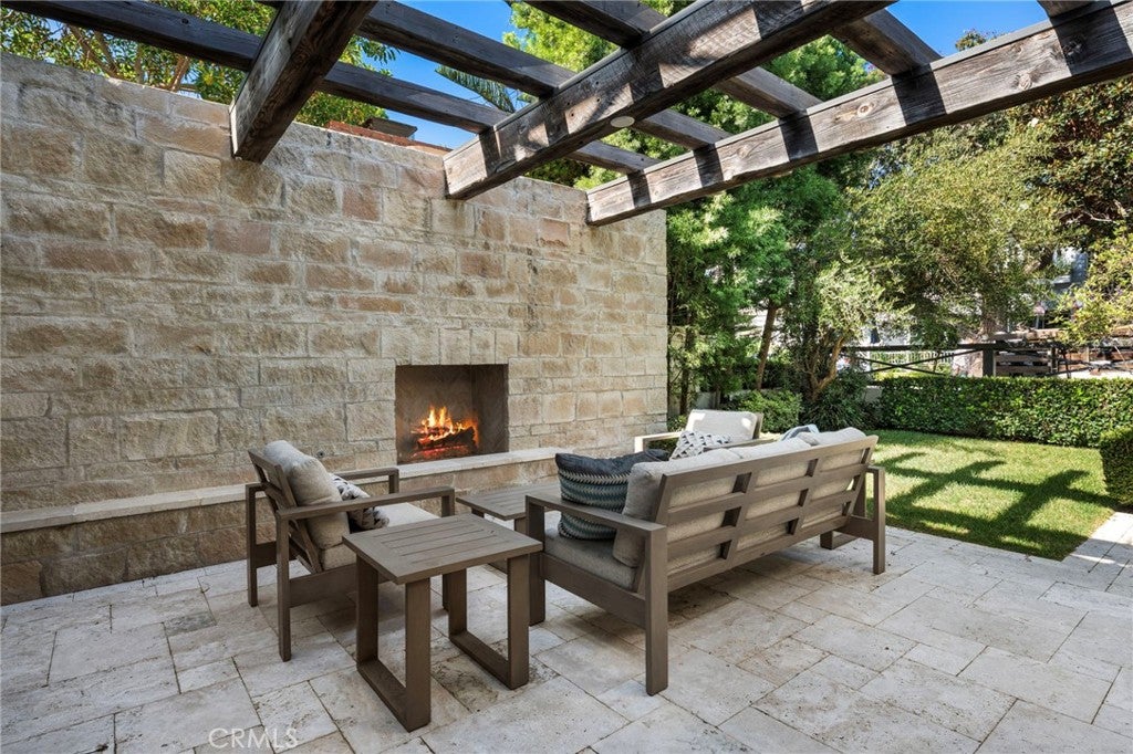 226 Poinsettia Avenue, Corona Del Mar, CA 92625 — MLS #NP26218587 — photo 8 of 75