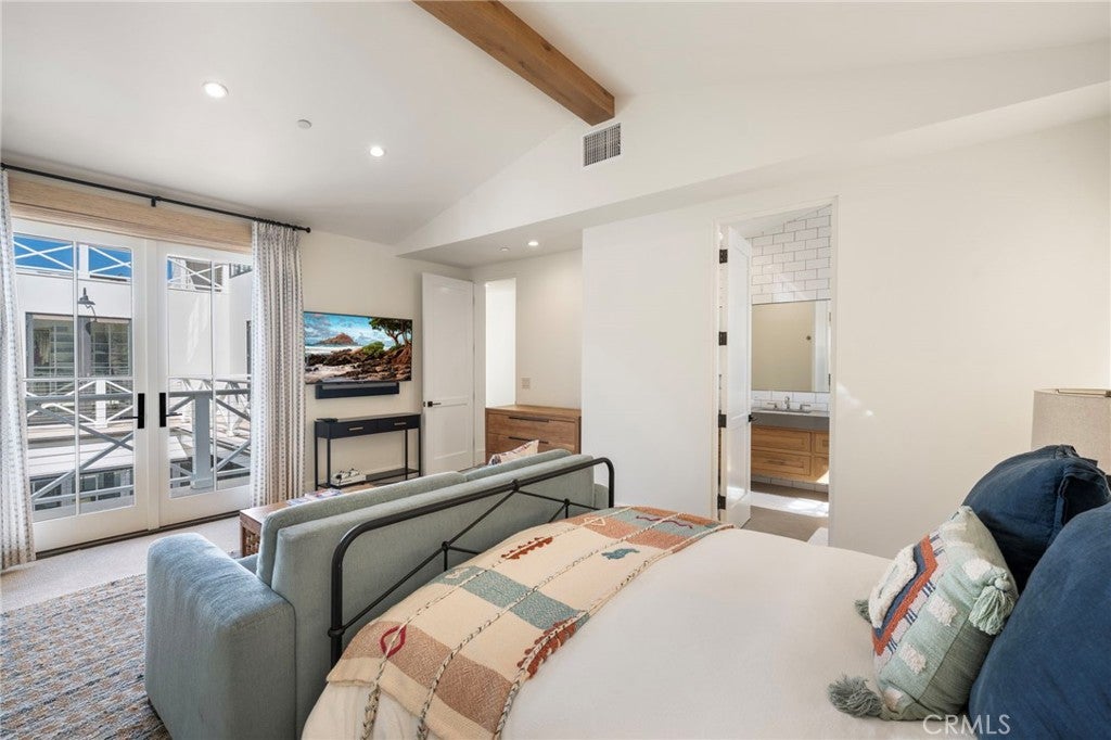 226 Poinsettia Avenue, Corona Del Mar, CA 92625 — MLS #NP26218587 — photo 44 of 75