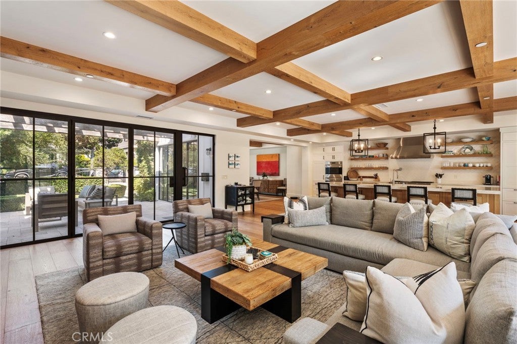 226 Poinsettia Avenue, Corona Del Mar, CA 92625 — MLS #NP26218587 — photo 15 of 75