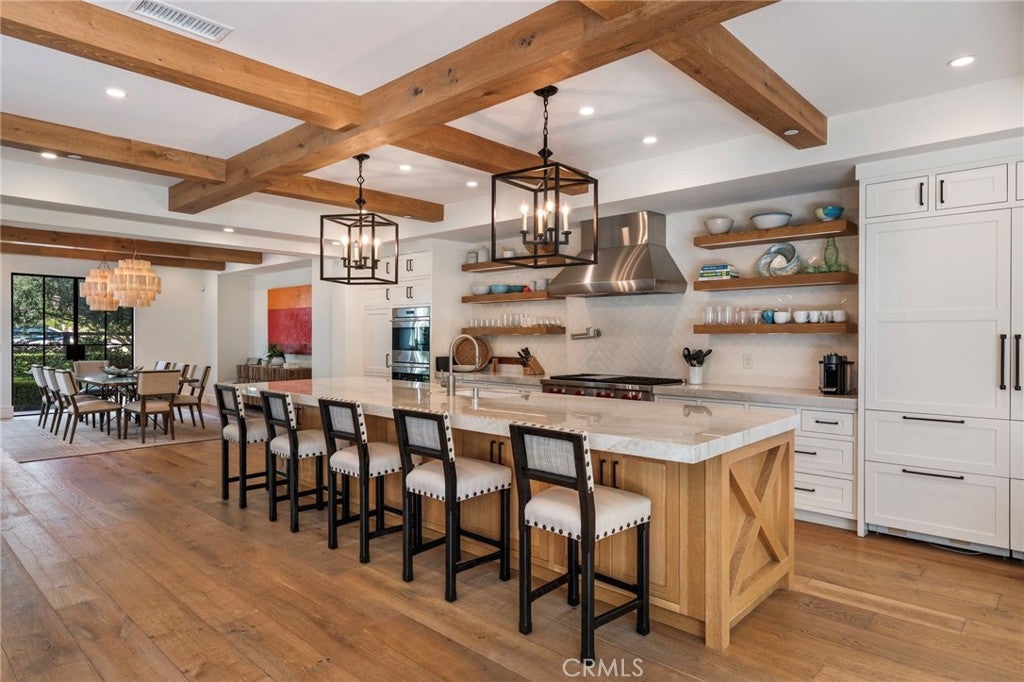 226 Poinsettia Avenue, Corona Del Mar, CA 92625 — MLS #NP26218587 — photo 18 of 75