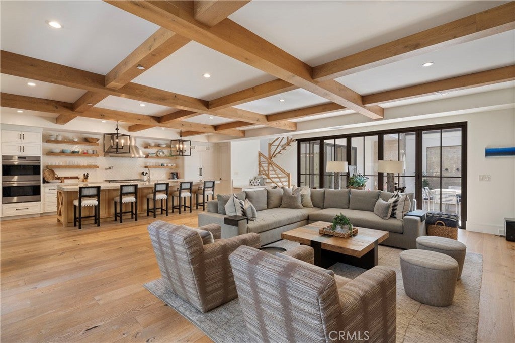 226 Poinsettia Avenue, Corona Del Mar, CA 92625 — MLS #NP26218587 — photo 14 of 75