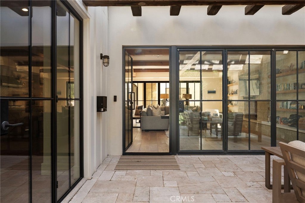 226 Poinsettia Avenue, Corona Del Mar, CA 92625 — MLS #NP26218587 — photo 9 of 75