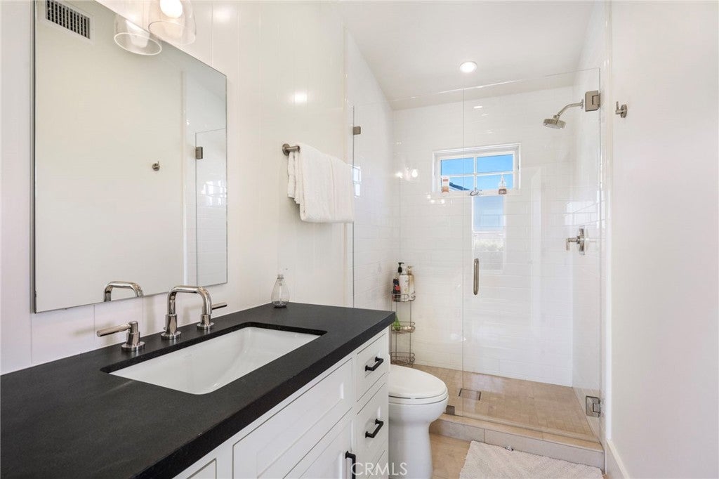226 Poinsettia Avenue, Corona Del Mar, CA 92625 — MLS #NP26218587 — photo 59 of 75