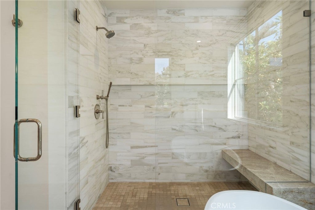 226 Poinsettia Avenue, Corona Del Mar, CA 92625 — MLS #NP26218587 — photo 39 of 75