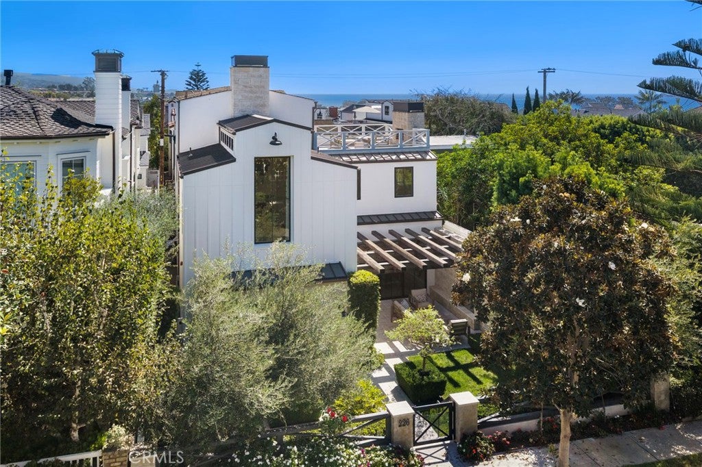 226 Poinsettia Avenue, Corona Del Mar, CA 92625 — MLS #NP26218587 — photo 64 of 75