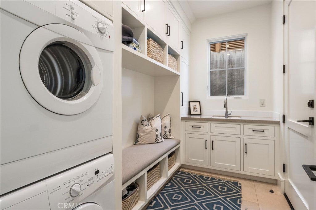 226 Poinsettia Avenue, Corona Del Mar, CA 92625 — MLS #NP26218587 — photo 26 of 75