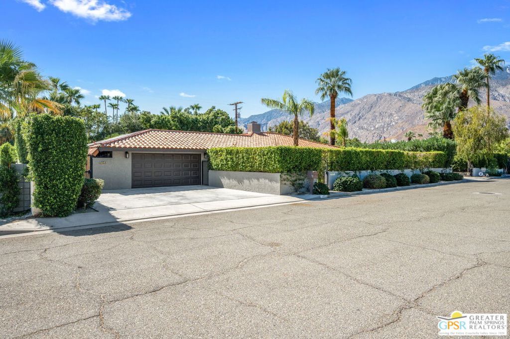 Photo of 1471 E El Alameda, Palm Springs, CA 92262 (MLS # 25593885PS)