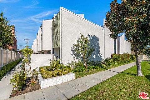 Photo of 9507 W Olympic Boulevard, Beverly Hills, CA 90212 (MLS # 26728381)