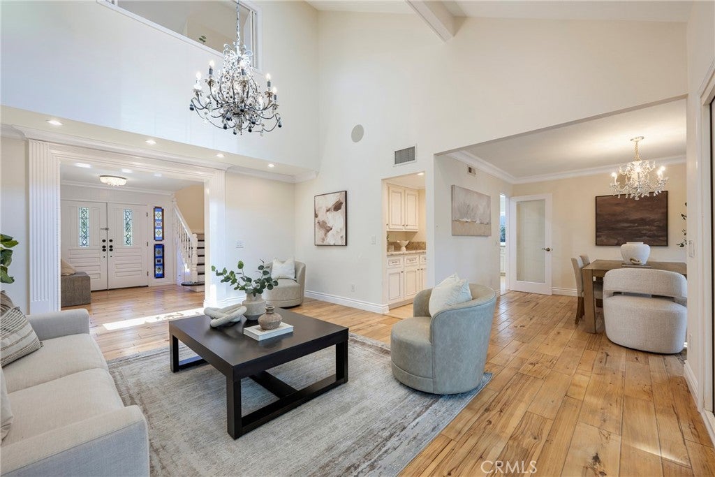 511 S Weymouth Court