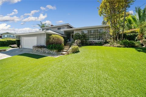 Photo of 4420 Conchita Way, Tarzana, CA 91356 (MLS # SR25271857)