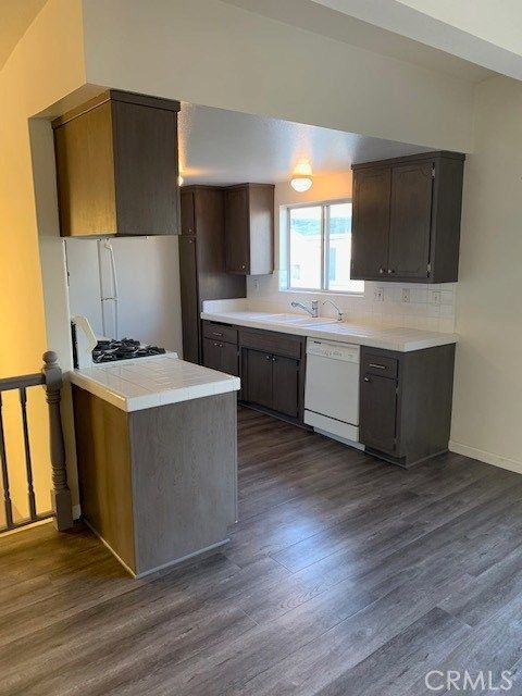 Photo of 217 Crest Drive Dr, Manhattan Beach, CA 90266 (MLS # SB25224794)