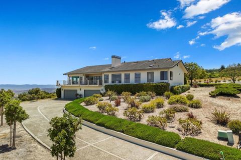 25611 Whip Road Monterey CA 93940