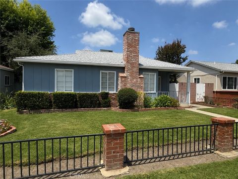 Photo of 5411 Bevis Avenue, Sherman Oaks, CA 91411 (MLS # SR26105891)