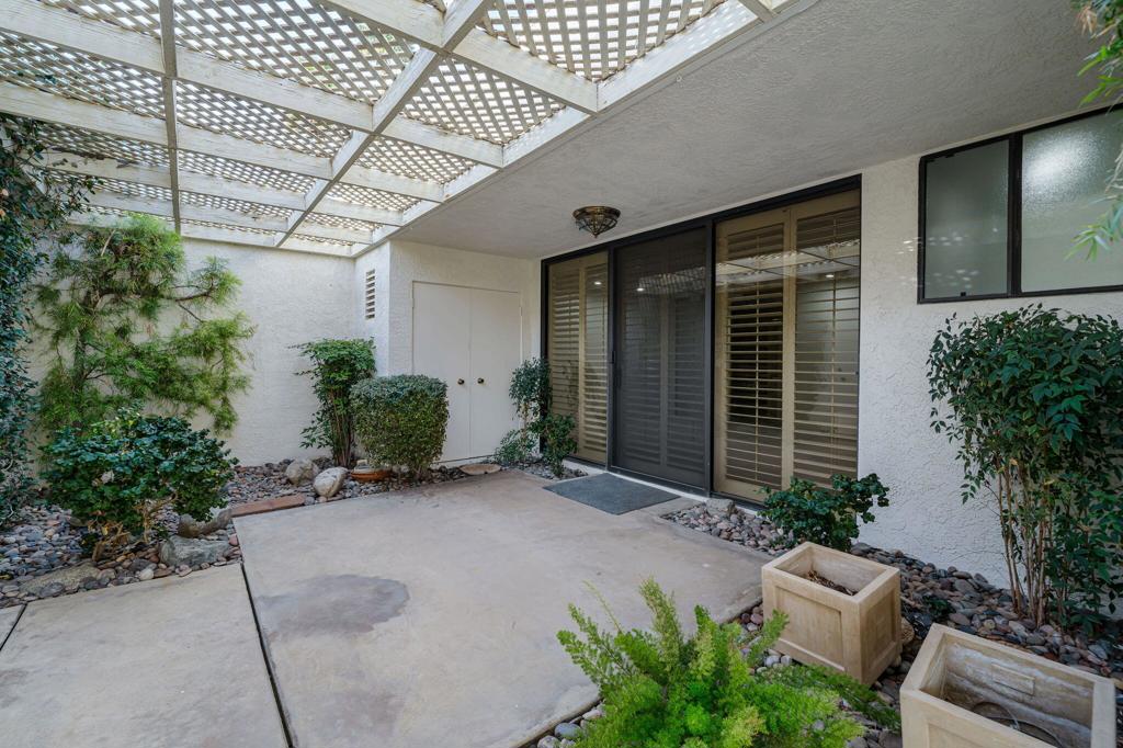 The Springs C.C. - Residential