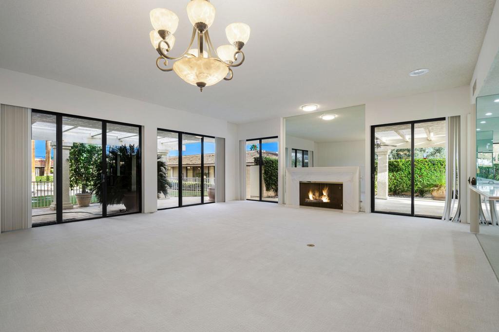 The Springs C.C. - Residential