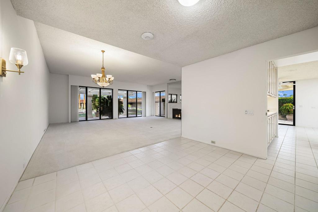 The Springs C.C. - Residential