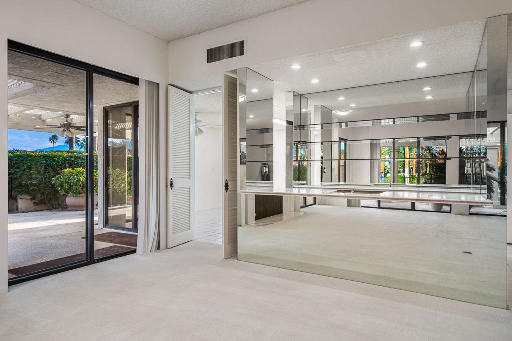 The Springs C.C. - Residential