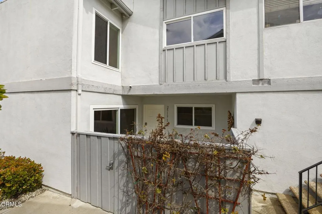 Ventura, California 93001, United States, 2 Bedrooms Bedrooms, ,2 BathroomsBathrooms,Residential,Active,111600