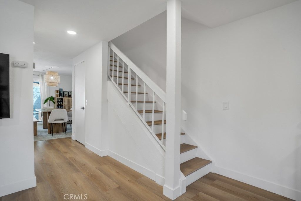 listing image 130723921714117303792