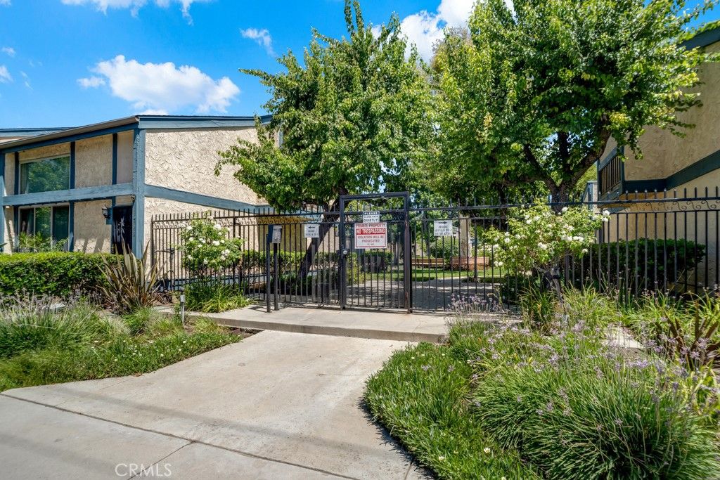 listing image 130721716378243421353