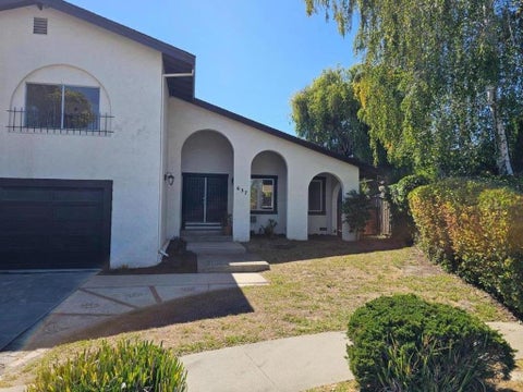 Photo of 637 Cabrillo Avenue, Santa Cruz, CA 95065 (MLS # ML82053398)