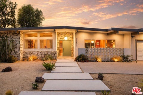 Photo of 23811 Berdon Street, Woodland Hills, CA 91367 (MLS # 26848003)