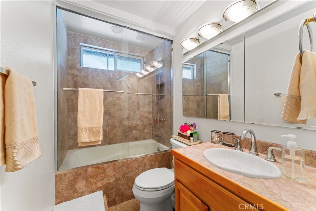 Venture (VNTR) - Residential Lease