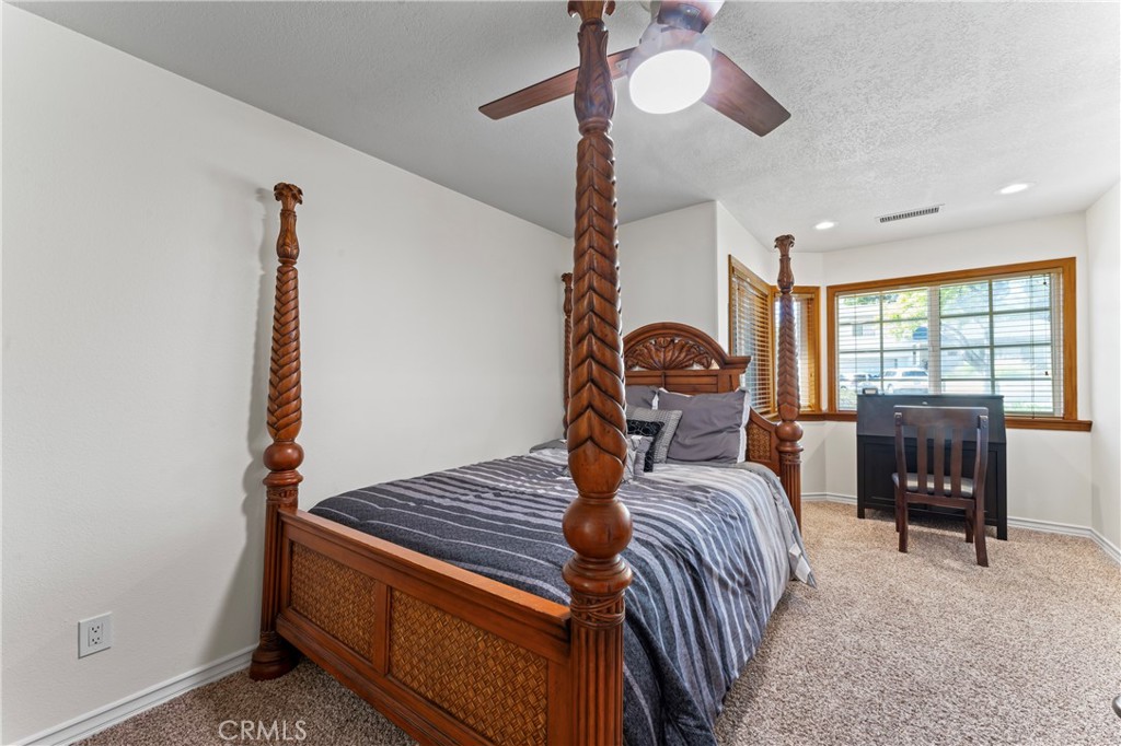 Venture (VNTR) - Residential Lease