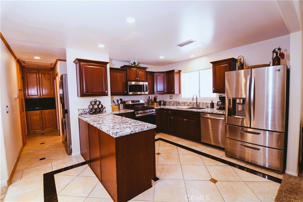 Venture (VNTR) - Residential Lease