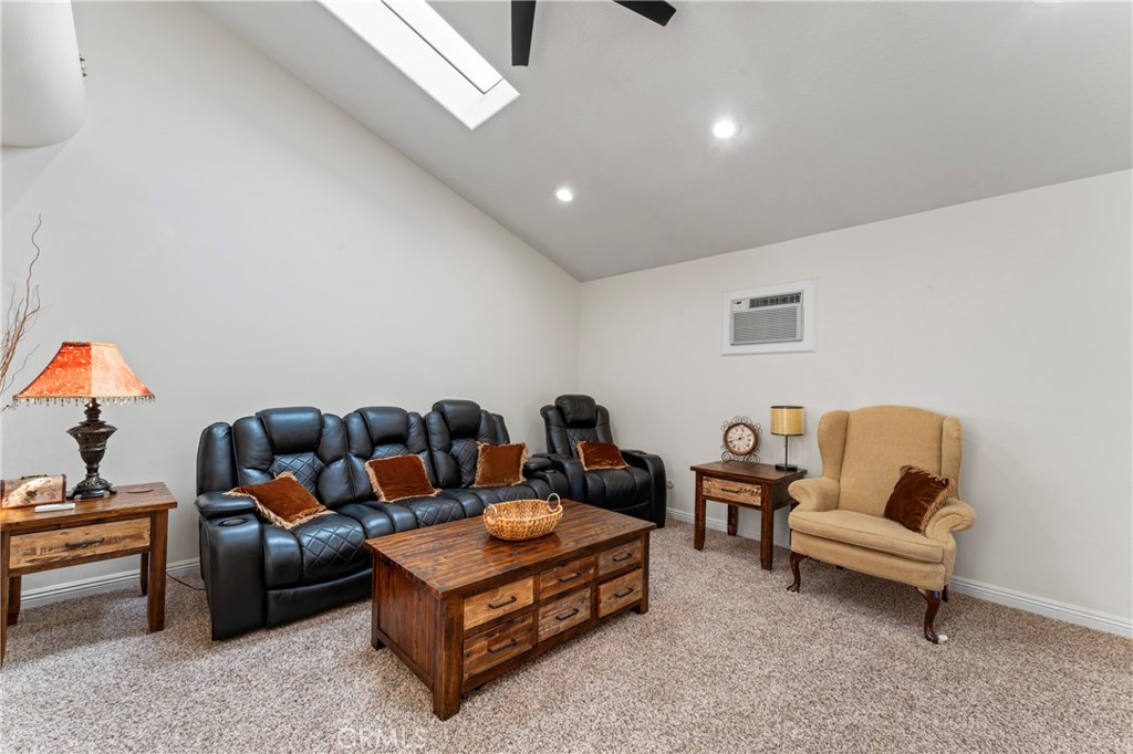 Venture (VNTR) - Residential Lease