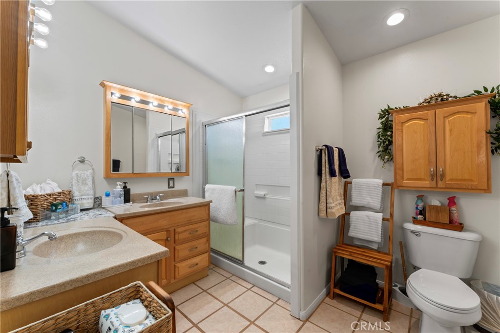 Venture (VNTR) - Residential Lease