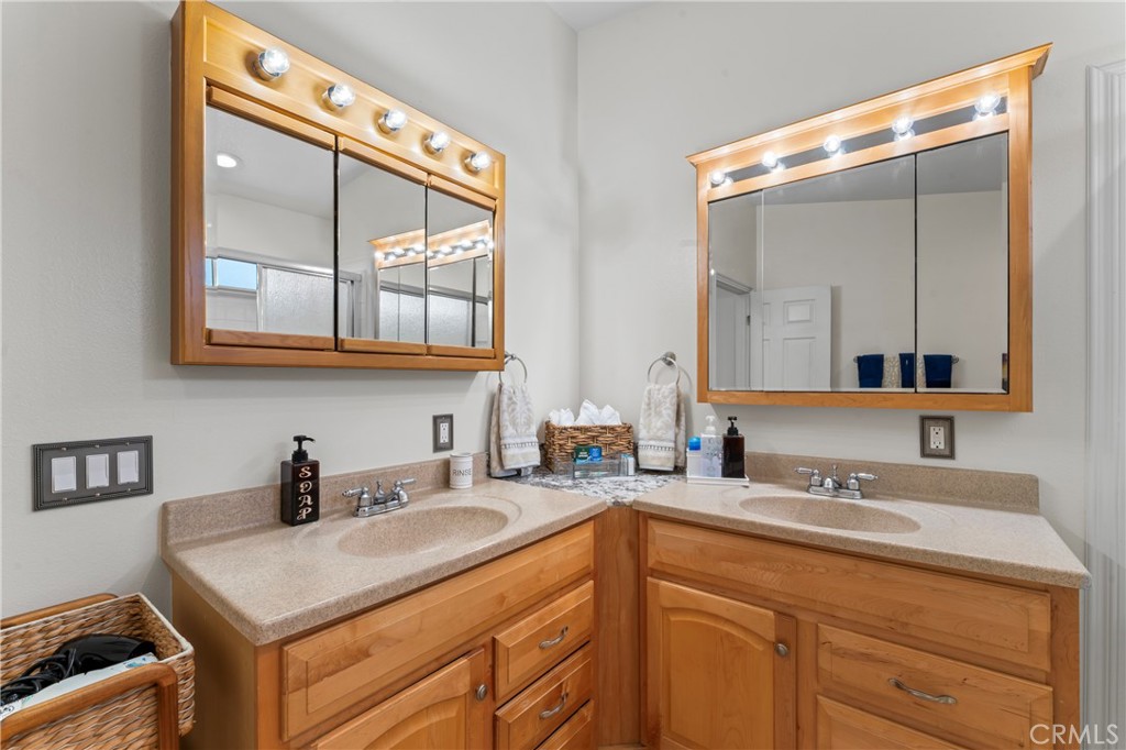 Venture (VNTR) - Residential Lease