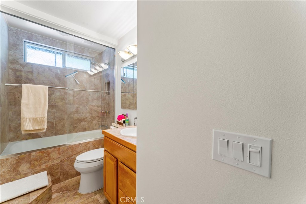 Venture (VNTR) - Residential Lease