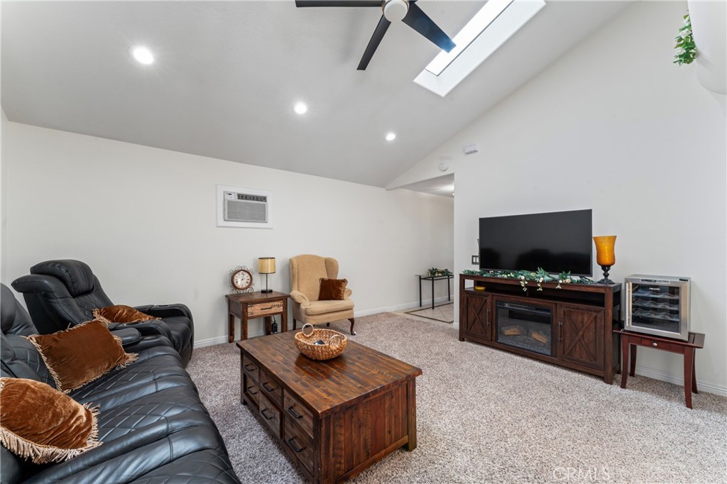 Venture (VNTR) - Residential Lease