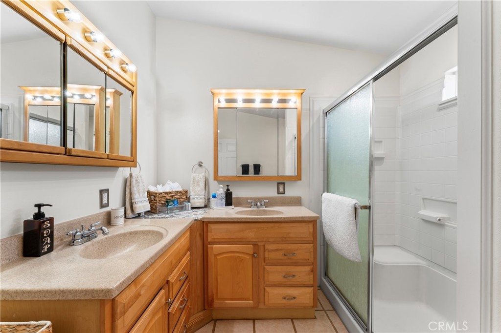 Venture (VNTR) - Residential Lease