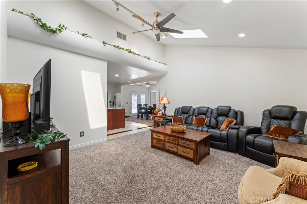 Venture (VNTR) - Residential Lease