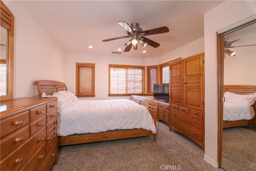 Venture (VNTR) - Residential Lease