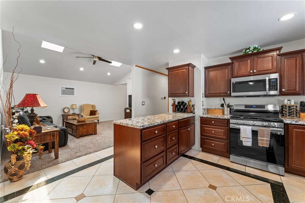 Venture (VNTR) - Residential Lease