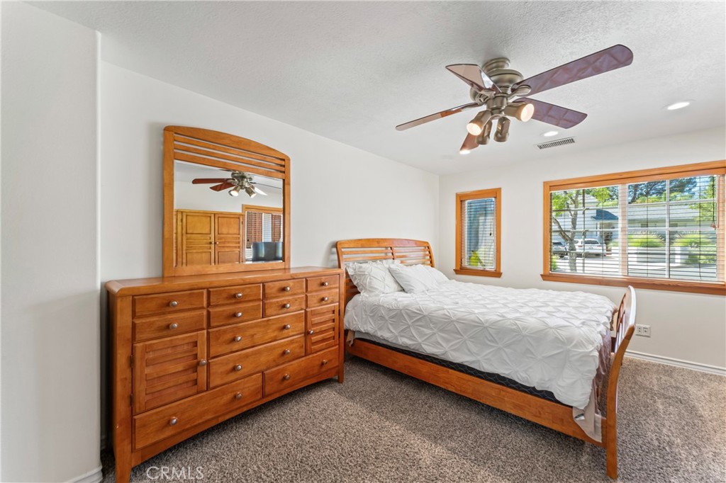 Venture (VNTR) - Residential Lease