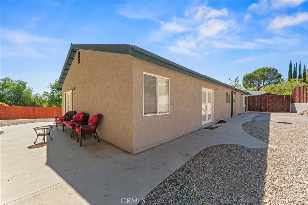 Venture (VNTR) - Residential Lease