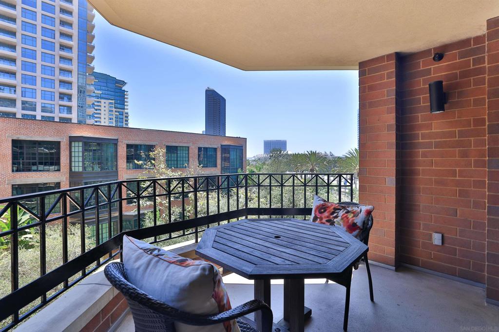Welcome to CityFront Terrace residence 516 in the Marina District. This home is offered fully furnished and features stainless steel appliances, remodeled kitchen, engineered wood flooring, oversized balcony and smart thermostat. The building amenities include a 24-hr lobby attendant, valet parking, two pools, jacuzzi, exercise and cardio room, social lounge, BBQ area, and fire pit. Home is available for move-in October 1st. Lease term is 1 year minimum, renter's insurance and great credit score are required.