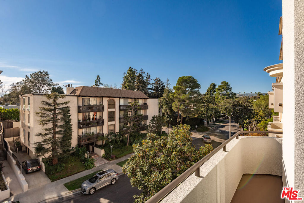 1164 Wellesley Avenue 301