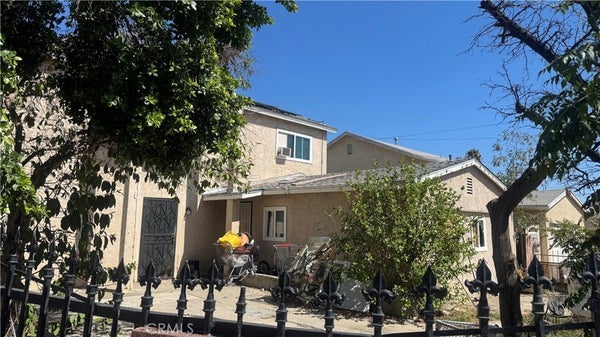 11024 OMELVENY AVE, SAN FERNANDO, CA 91340 - Image 33403538e6eb2fba4d4d7b2b8b807daa/538458647