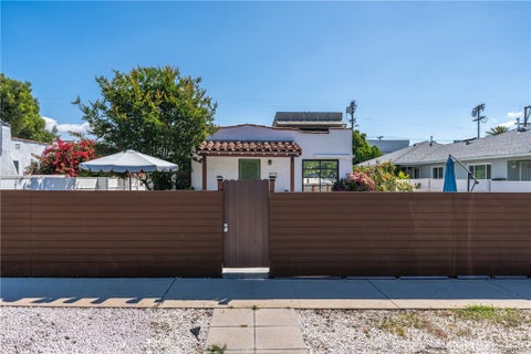 Photo of 5512 Willowcrest Ave, North Hollywood, CA 91601 (MLS # PF26085558)
