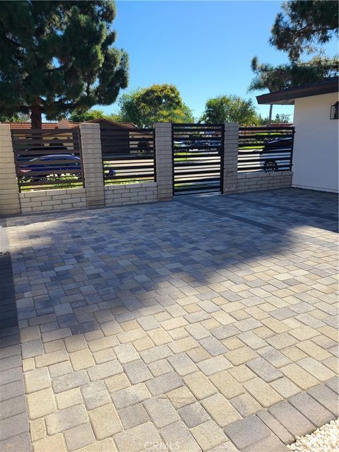 Photo of 824 S Ponderosa Street, Orange, CA 92866 (MLS # PW26055014)