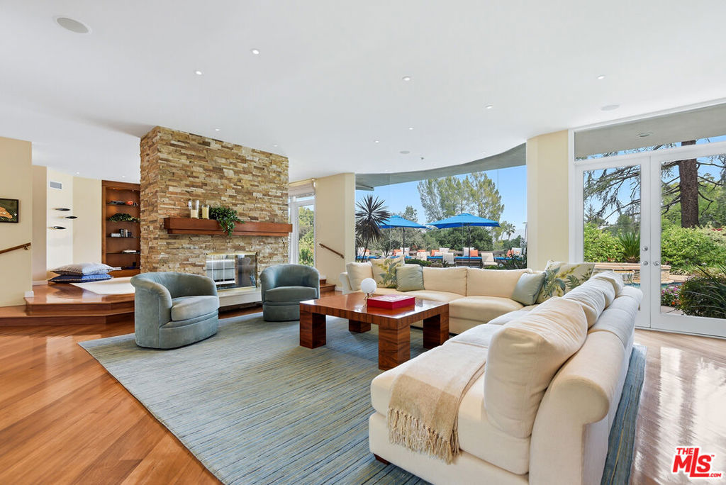 4101 Clear Valley Drive